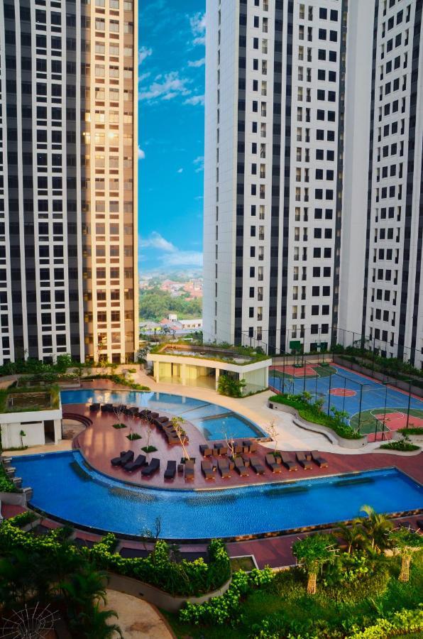 Louis Kienne Cikarang Hotel & Service Apartment Bekasi Esterno foto