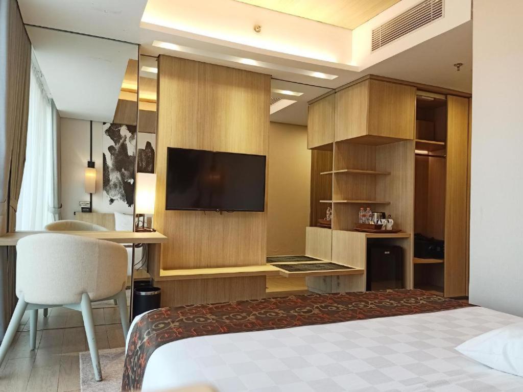 Louis Kienne Cikarang Hotel & Service Apartment Bekasi Esterno foto