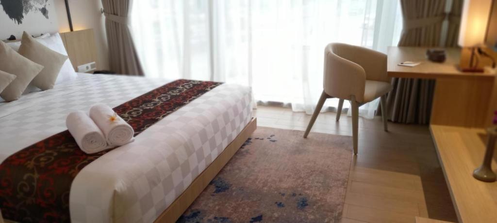 Louis Kienne Cikarang Hotel & Service Apartment Bekasi Esterno foto