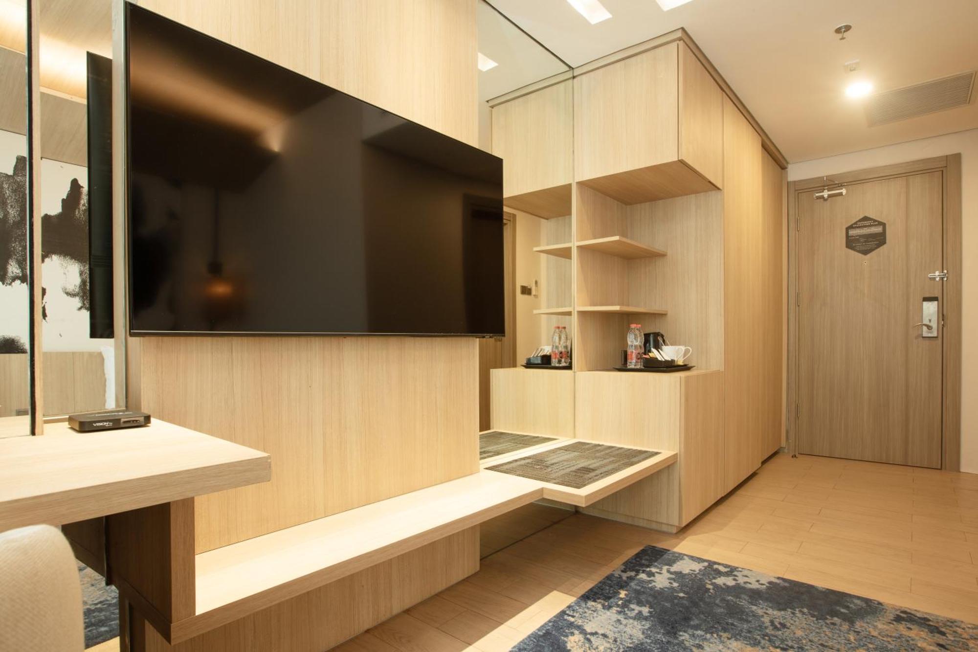 Louis Kienne Cikarang Hotel & Service Apartment Bekasi Esterno foto